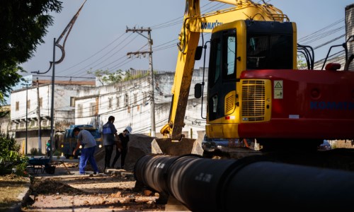 Obra da nova rede de água da Beira-Rio avança em Volta Redonda